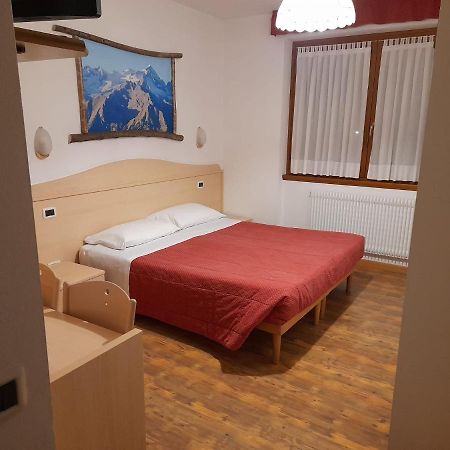 Hotel Garni B&B Maffei Pinzolo Zewnętrze zdjęcie
