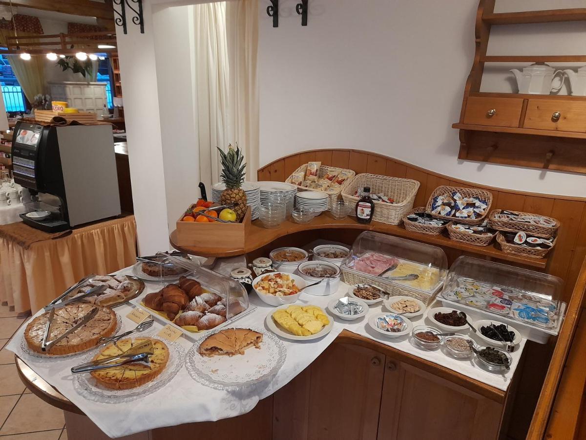 Hotel Garni B&B Maffei Pinzolo Zewnętrze zdjęcie