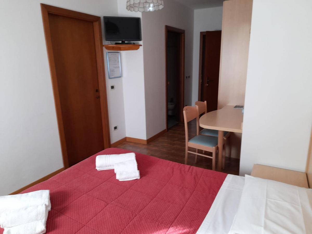 Hotel Garni B&B Maffei Pinzolo Zewnętrze zdjęcie